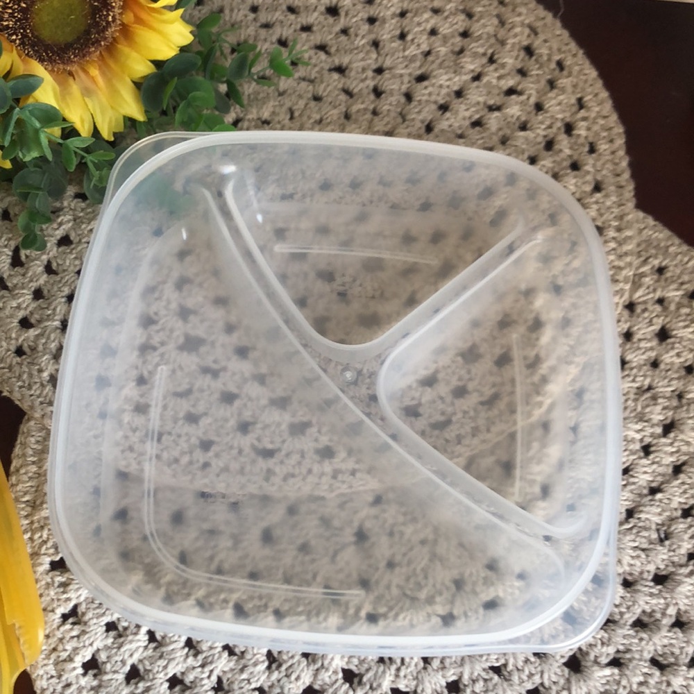 LOCK & LOCK Food Storage Container - Picture 4 of 10
